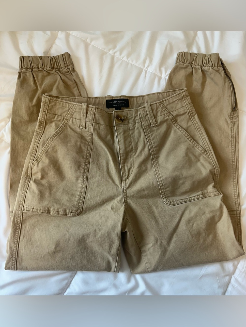 Banana Republic Women’s Tan Khaki Authentic Chino Jogger Utility Trousers